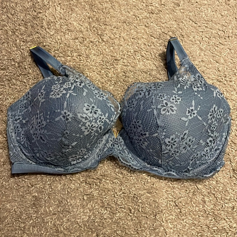 Love cloud plunge bra Victoria’s Secret 38DDD